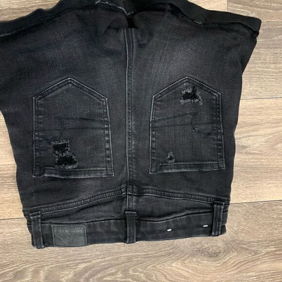 American Eagle distressed denim shorts.  Size: 0.  Super stretch. - Picture 4 of 6